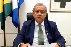Senador teme que privatização de aeroportos de MT termine como a BR-163