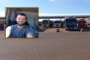 Caminhoneiro morre após ser atropelado por carreta. Ele armou rede entre duas carretas e foi arrastado por uma delas