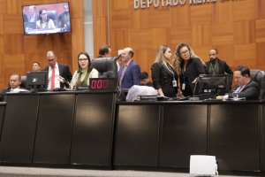 Deputados pedem vista e voltam a adiar votação de &quot;PL da Pesca&quot;