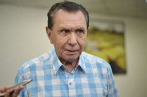 Carlos Bezerra chama José Lacerda de &quot;traidor&quot;