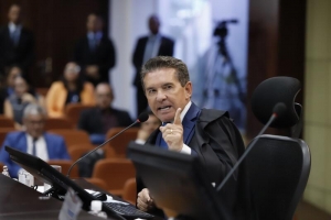 Conselheiro diz que Emanuel pode ser afastado se não cumprir ações na saúde