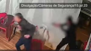Vídeo mostra execução de homem à queima-roupa em bar; veja