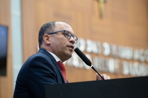 PL de Fabinho garante atenção especial e acolhimento adequado aos idosos de MT