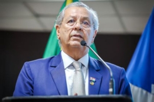 Jayme Campos chama de &quot;terrorismo&quot; as invasões de domingo em Brasília