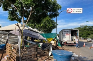 Desmonte do acampamento na Avenida do CPA