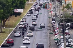 Polícia conclui que idoso se jogou em ônibus na Avenida do CPA