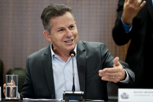 Mato-grossenses esperam há 21 anos por concurso e Mendes publica apenas autorização