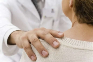 Paciente sofre assédio sexual durante consulta médica em postinho
