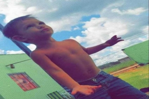 MP não vê provas e juiz manda soltar adolescente que confessou matar enteado de 4 anos