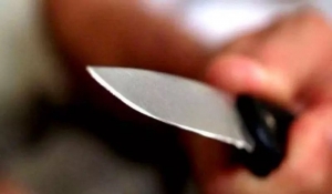 Homem esfaqueia ex-mulher e mata atual namorado dela a facadas