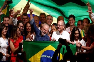 Data Folha: 1 em cada 4 eleitores de Lula acha que ele fez menos do que o esperado