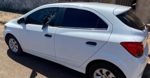 Bebê de 1 ano é resgatado após ficar preso em carro