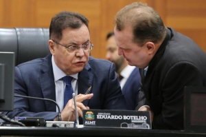 Eduardo Botelho é reeleito presidente da ALMT com 23 votos favoráveis