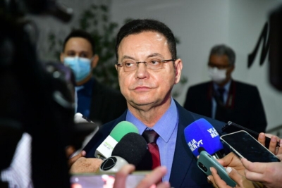 &quot;Meu caminho à candidatura não tem mais volta&quot;, diz Botelho sobre disputa