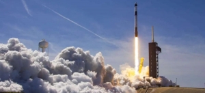 Físico diz que foguete de Elon Musk abriu buraco na atmosfera