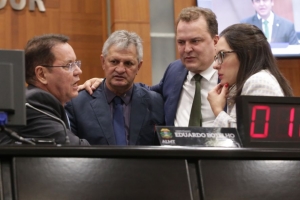 Substitutivo prevê aumento em auxílio e libera o pesque e pague