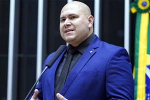 Abílio critica eleitores por votarem em políticos envolvidos em escândalos