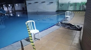 Mulher morre após mergulho em piscina de hotel