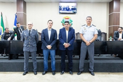 Dr. João reconhece trabalho e homenageia &#039;heróis de farda&#039; da PM com honrarias na ALMT