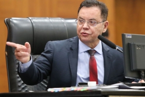 Botelho diz que projeto pode acabar com o trabalho de pescadores