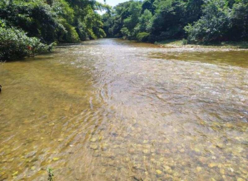 Menino de 12 anos morre afogado no Rio Coxipó