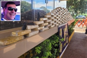 Primeiro-tente Marcos Divino Teixeira da Silva e a droga apreendida