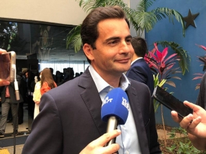Empossado, Fábio Garcia promete bom relacionamento com a AL e Botelho