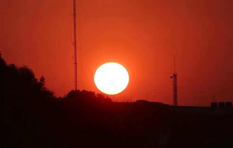 Inmet emite avisos de baixa umidade e tempestade para Mato Grosso nesta terça-feira