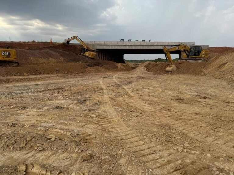 Obra no viaduto muda tráfego na Rodovia dos Imigrantes neste fim de semana