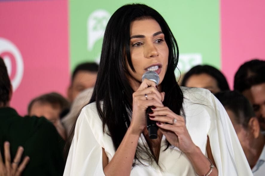 TRE multa ex-primeira-dama por fazer campanha em supermercado em MT