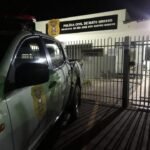 Mulher espalha boatos e é punida com 20 golpes de ripa nas mãos por ordem de liderança de facção