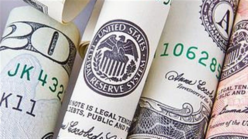 Ibovespa cai 2,68% e dólar fecha estável