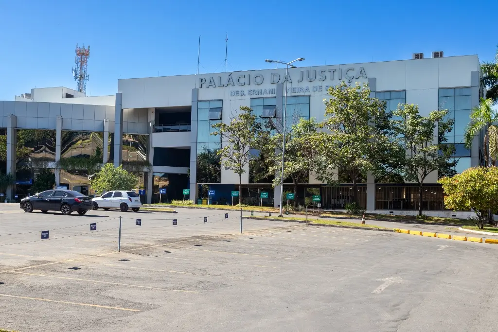 TJMT derruba reajuste automático de servidores da Assembleia e barra ascensão sem concurso