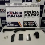 Polícia Militar prende dupla e recupera veículos e arma roubados de residência