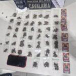 Cavalaria da PM apreende adolescente com diversas porções de maconha após perseguição policial