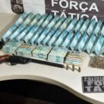 PM prende suspeito por furto de telhas termoacústicas e apreende arma de fogo e R$ 54,6 mil