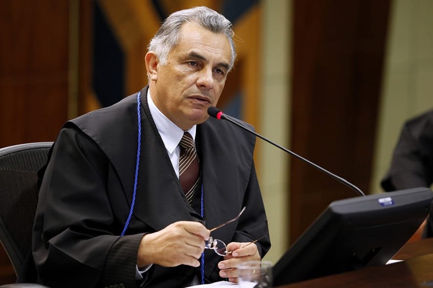 MP pede à Justiça bloqueio de aposentadoria de Bosaipo para quitar dívida de R$ 500 milhões