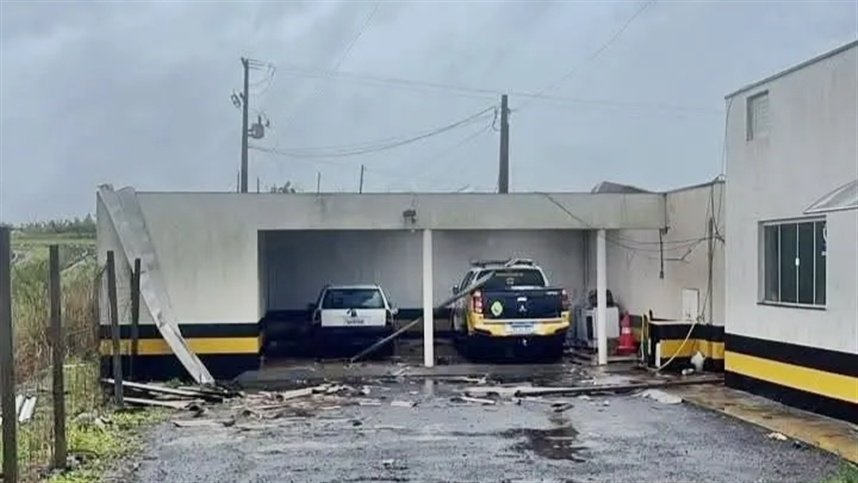 Temporal com ventos fortes causa estragos e atinge cinco municípios do Paraná