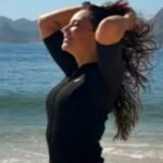 Paolla Oliveira mostra rotina agitada com gravações, lazer e mergulhos no mar
