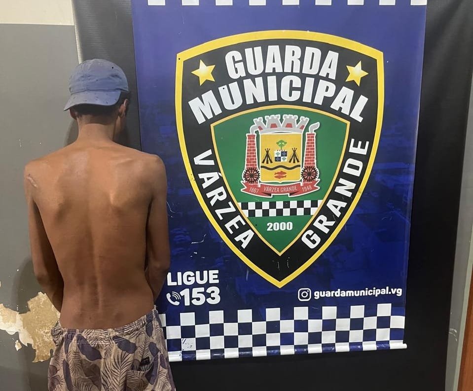 Homem é preso após furtar farmácia e fazer ameaças a  funcionários na região central