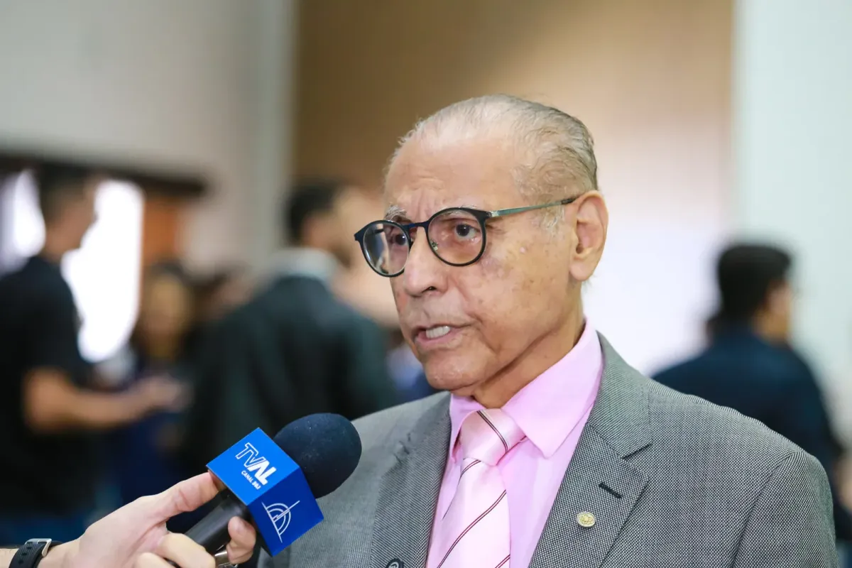 Júlio Campos aponta erro na escolha de Flávio Bolsonaro, critica e "truculência" do STF
