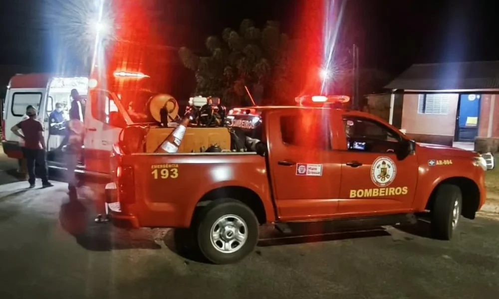 Bombeiros socorrem motociclistas em dois acidentes na mesma noite em Poconé