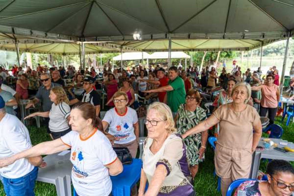 Mais de 400 idosos participam de evento em comemoração ao Dia da Pessoa Idosa