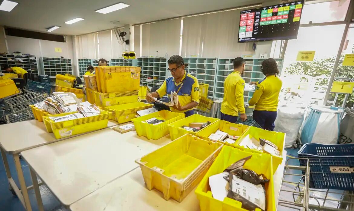 Alisexpress e Correios firmam parceria para agilizar entregas no Brasil