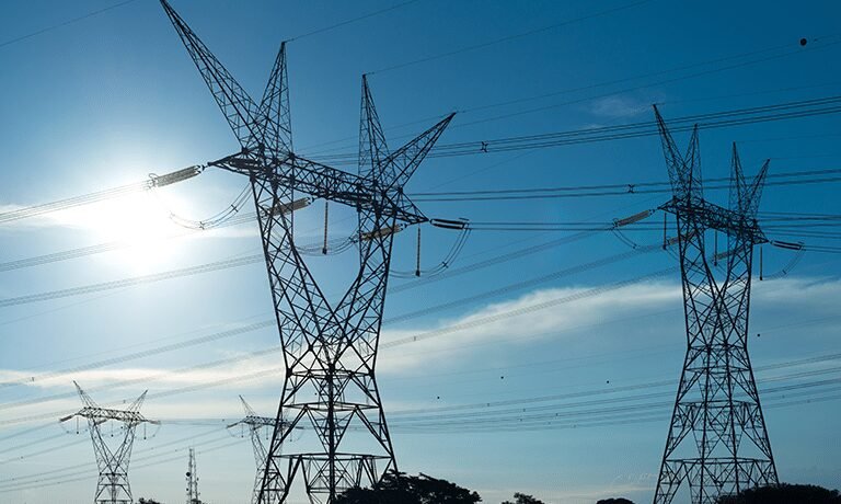 Aneel determina operação especial para garantir energia durante eleições