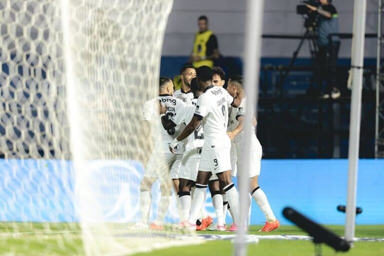 Atlético-MG perde para o Montevideo mas vai à final da Sul-Americana contra o Boca Juniors