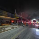Bombeiros combatem incêndio de grandes proporções em duas empresas em Mato Grosso