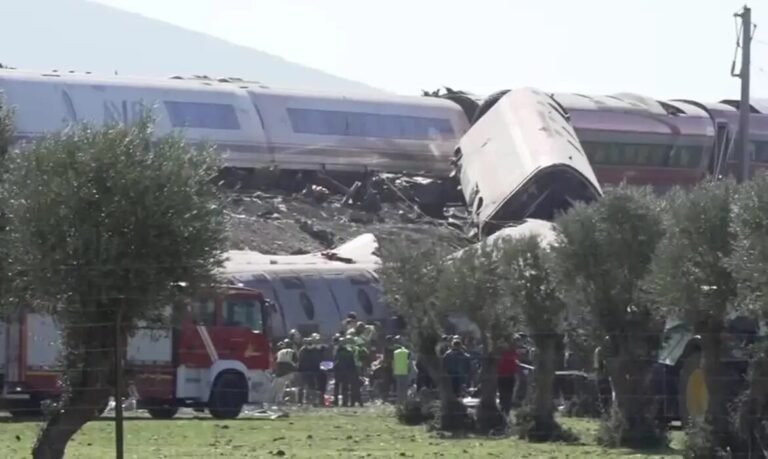 Brasil lamenta acidente de trem na Espanha, em que mais de 60 morreram