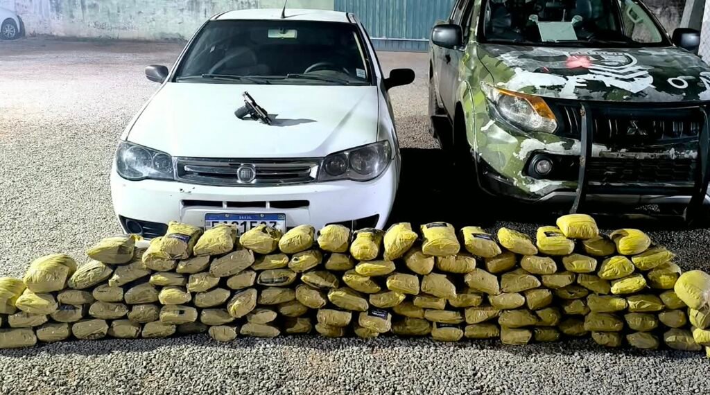 Condutor de carro carregado com drogas troca tiros com policiais do Gefron e acaba baleado em MT