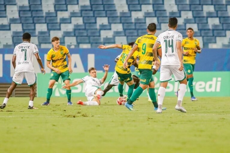 Cuiabá empata com Vila Nova e segue em 10º Brasileiro da Série B